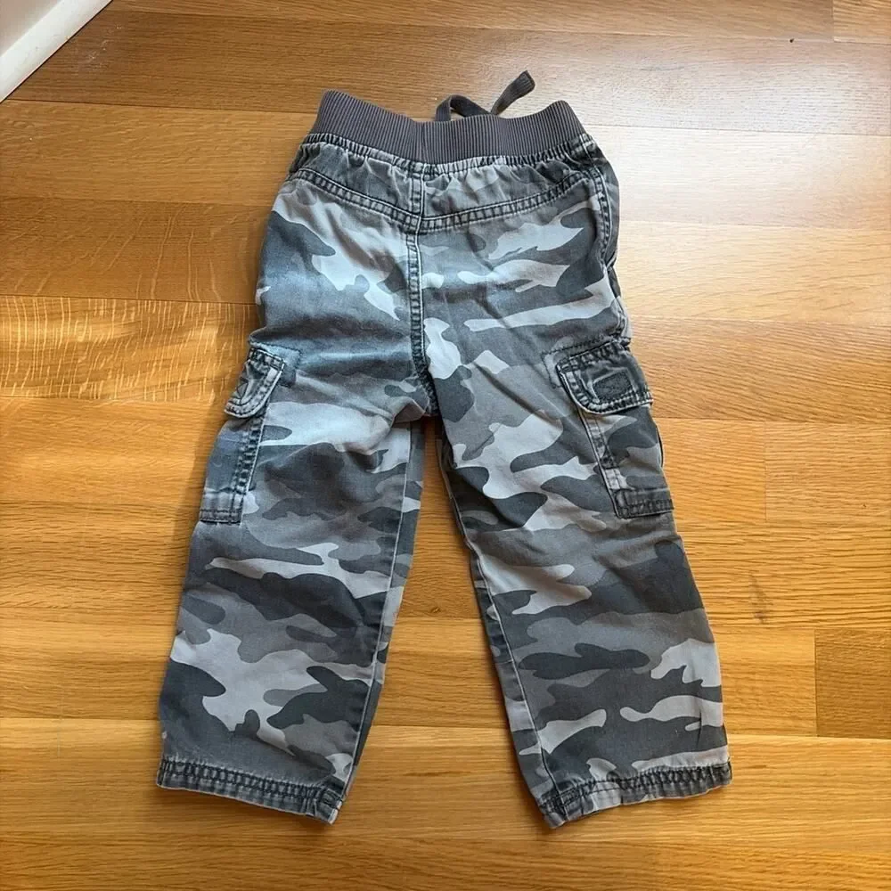 Three pairs of 3T pants bundle - Picture 7 of 7